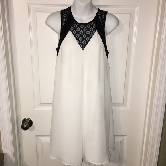 Francesca’s Dress - Picture 1 of 8